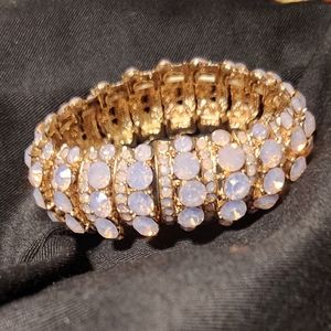 Beautiful pink glitter stretch bracelet